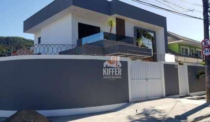 Casa Duplex com 4 Quartos (2 Suítes), Cozinha Gourmet – Alto Padrão e Ótima Localização!