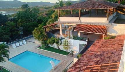 Casa triplex de luxo com 5 quartos