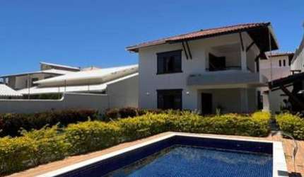 CASA EM ALAMEDA FECHADA COM PISCINA EM VILAS, PRÓXIMO PRAIA