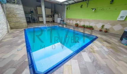 Sobrado próximo ao Shopping em Suzano/SP; 3 quartos (1 suíte com closet); 2 vagas; piscina