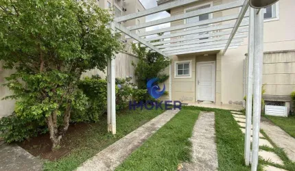 Sobrado com 3 quartos, sendo 1 suíte; sala de 2 ambientes; cozinha planejada; e 2 vagas; no Villagio Florida, no bairro Jd. Suzano, Suzano/SP.