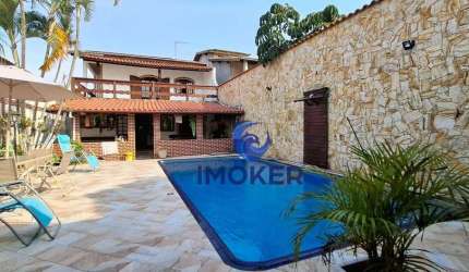 Casa térrea fora de condomínio; 3 dormitórios; 5 vagas; piscina; no bairro Jardim Nova Poá, Poá/SP