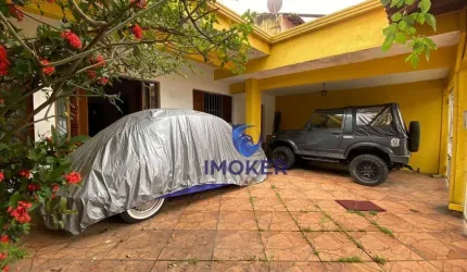 Casa térrea; próximo ao Centro de Poá/SP, no bairro Conj, Alvorada; 3 quartos; 1 banheiro; 3 vagas; quintal.