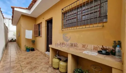 Casa térrea próximo ao centro de Suzano/SP; 2 quartos; 2 vagas; quintal