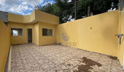 Casa térrea em Poá/SP; 3 dormitórios (1 suíte); quintal; 3 vagas.