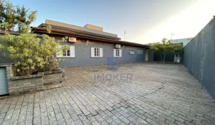 Casa térrea em Suzano/SP; 4 dormitórios (1 suíte); 1 escritório (suíte); amplo quintal; 5 vagas.