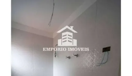 CASA EM CONDOMÍNIO FECHADO,COM 3 DORMITÓRIOS SENDO 3 SUITES.