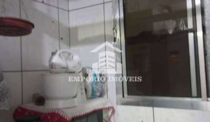 vende-se apartamento com 02 dormitórios na Inácio Monteiro