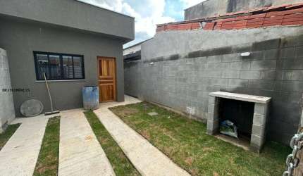 Casa Térrea para Venda em Mogi das Cruzes, Jardim Layr, 3 dormitórios, 1 suíte, 2 banheiros, 1 vaga