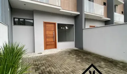 Sobrado novo pronto para morar no Saguaçu