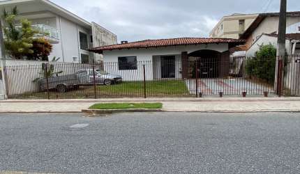 Casa Comercial no floresta para venda