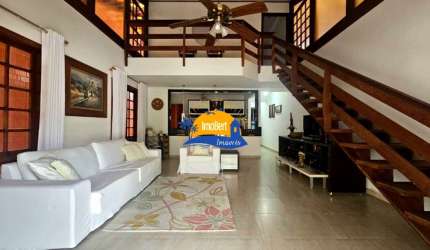 Casa à Venda em Condomínio Exclusivo em Bertioga-SP, próximo a praia, 3 Quartos, sendo 1 Suíte, Sala 2 ambientes, 2 Vagas, 187m².