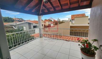Casa com 3 quartos à venda no Centro, Botucatu  por R$ 750.000