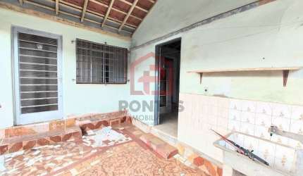 Casa com 2 quartos à venda no Jardim Dom Henrique, Botucatu , 226 m2 por R$ 180.000