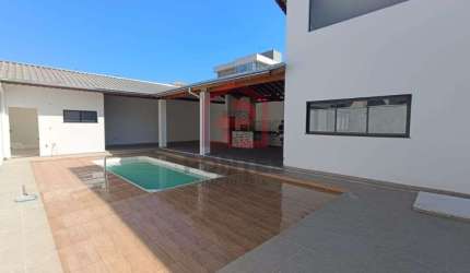 Casa com 4 quartos à venda no Recanto Azul, Botucatu  por R$ 1.590.000