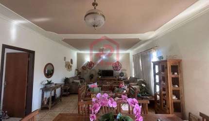 Casa com 3 quartos à venda no Centro, Botucatu  por R$ 400.000