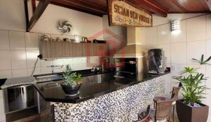 Casa com 3 quartos à venda na Vila Antártica, Botucatu , 300 m2 por R$ 595.000