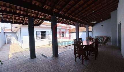 Casa com 3 quartos à venda no Jardim Paraíso, Botucatu  por R$ 1.100.000
