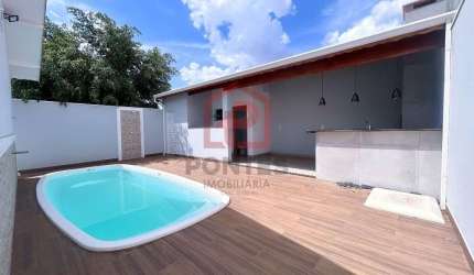 Casa com 3 quartos à venda no Jardim Itamarati, Botucatu  por R$ 490.000