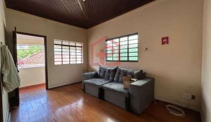 Casa com 3 quartos à venda no Centro, Botucatu  por R$ 250.000
