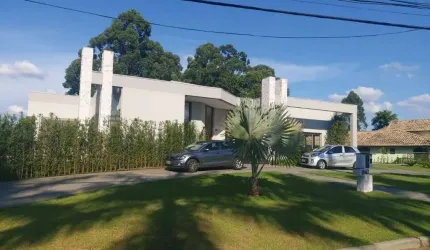 CASA  térrea localizado no Alphaville 1 / 4 suítes / ótima localização