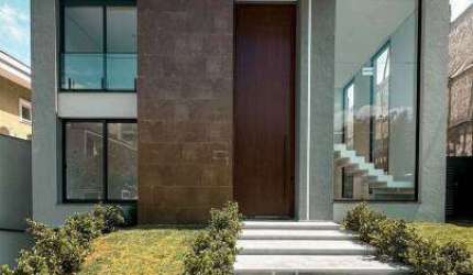 Casa de Condomínio com 4 Quartos e 7 banheiros à Venda, 604 m²