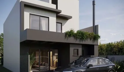 Casa em condomínio com 3 dormitórios, 3 suítes, lareira, churrasqueira, pátio, 2 vagas de garagem, no bairro Ipanema, Porto Alegre/RS