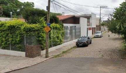 EXCELENTE casa térrea MAIS um loft construído em edícula anexa, com pátio.