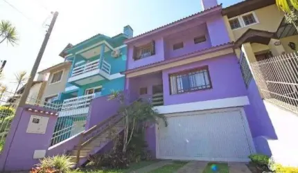 Casa para Venda - 205m², 3 dormitórios, sendo 1 suites, 2 vagas - Altos Do Ipê