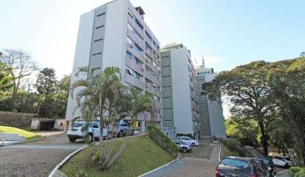 Cobertura de 03 dormitórios e 2 vagas no Bairro Teresópolis