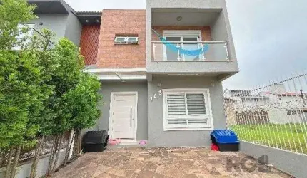 Casa em Porto Alegre, no bairro Hípica, com 3 dormitório(s), e 3 banheiros, à venda.
