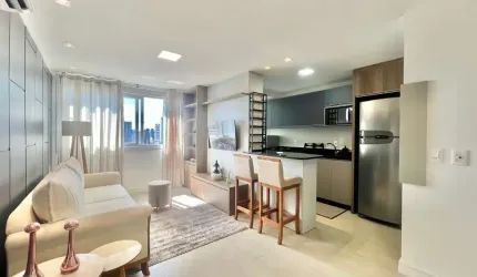 Apto mobilidado e decorado 2 dorm com suíte próximo a tudo em Torres