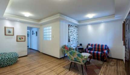 Casa 3 dormitórios, bairro Jardim Carvalho.