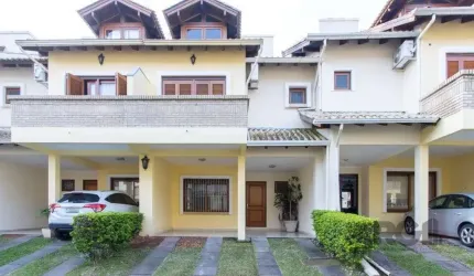 Casa em Condomínio em Cavalhada