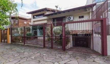 Casa para Venda de 3 dormitórios 6 vagas - Chácara das Pedras