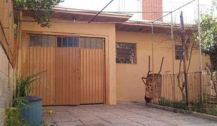 Casa no Sarandi de 4 dormitórios e 4 vagas