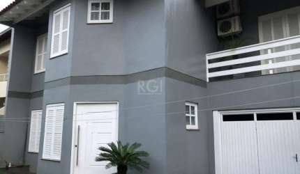 Casa 210m², 3 dormitórios, sendo 1 suites, 2 vagas - Mario Quintana, Porto Alegre/RS