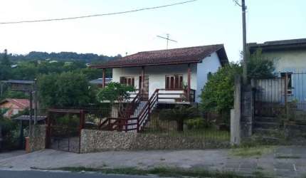 Excelente Casa - 175m², 3 dormitórios, sendo 1 suites, 3 vagas - Vila Nova, Porto Alegre