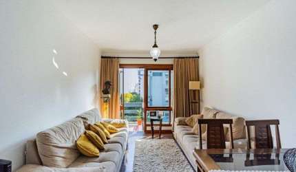 Vende-se ampla cobertura com 3 dormitórios 3 vagas - 269m² - Bairro Moinhos de Vento