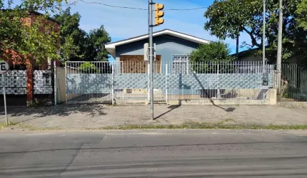 casa térrea 3 dormitórios com 2 vagas cobertas e demais descobertas no bairro cristal