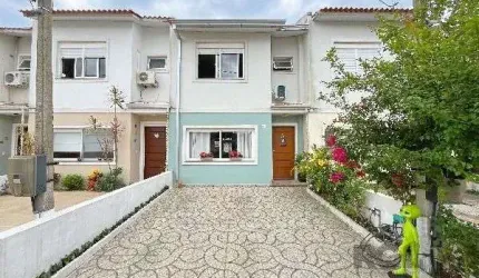 Casa Condominio em Porto Alegre, no bairro Hípica, com 3 dormitório(s), e 3 banheiros, à venda.