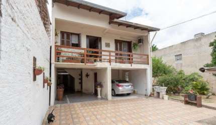 Casa para Venda - 161m², 3 dormitórios, 3 vagas - Nonoai