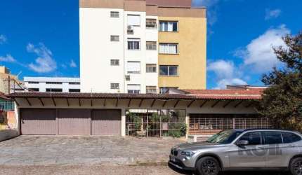 Apartamento de 64,04m², com 2 quartos, com vaga de garagem coberta e escriturada, esquina com a Av. Wenceslau Escobar.