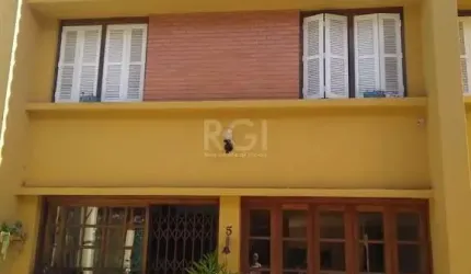 Casa 3 dormitórios sendo 1 suíte no bairro Medianeira