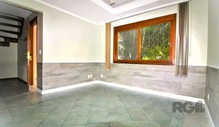 Casa em condomínio 111m² - 3 dormitórios sendo 1 suíte e 4 vagas no bairro Espirito Santo