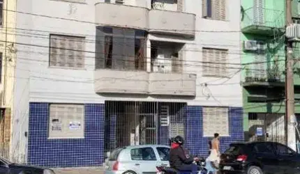 Schumacher loca apt° térreo com terraço, 2 quartos, cozinha semi-mob, churrasqueira no garden