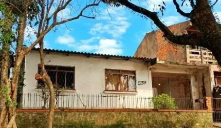 Casa em Porto Alegre, no bairro Cavalhada, com 3 dormitório(s), e 3 banheiros, à venda.