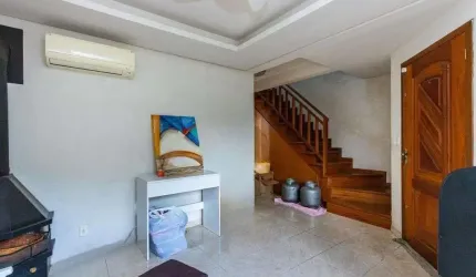 Casa de 3 dormitórios no Bairro Lomba do Pinheiro - Porto Alegre