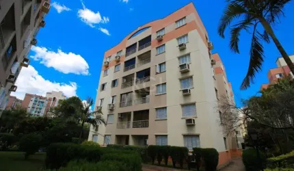 Apartamento de dois quartos e uma vaga de garagem em condomínio com infraestrutura de lazer e segurança.