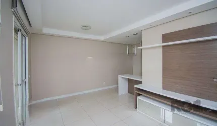 Apartamento com 3 dormitórios, 1 vaga escriturada e pátio privativo no Bairro Humaitá